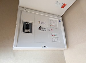 スイッチコンセント交換・分電盤施工1